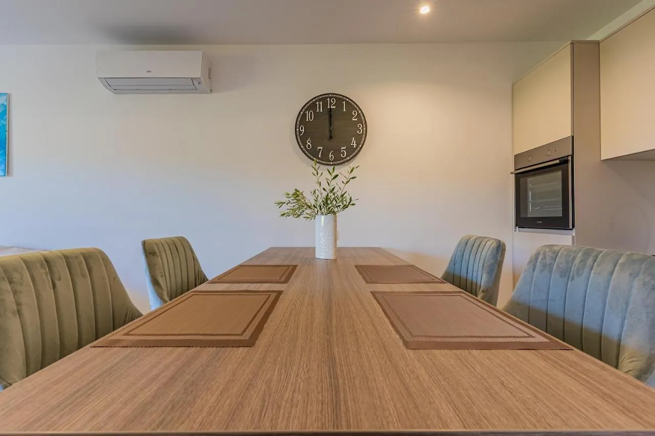 **** Hotel de apartamente Villa Orhideja Cres Croaţia